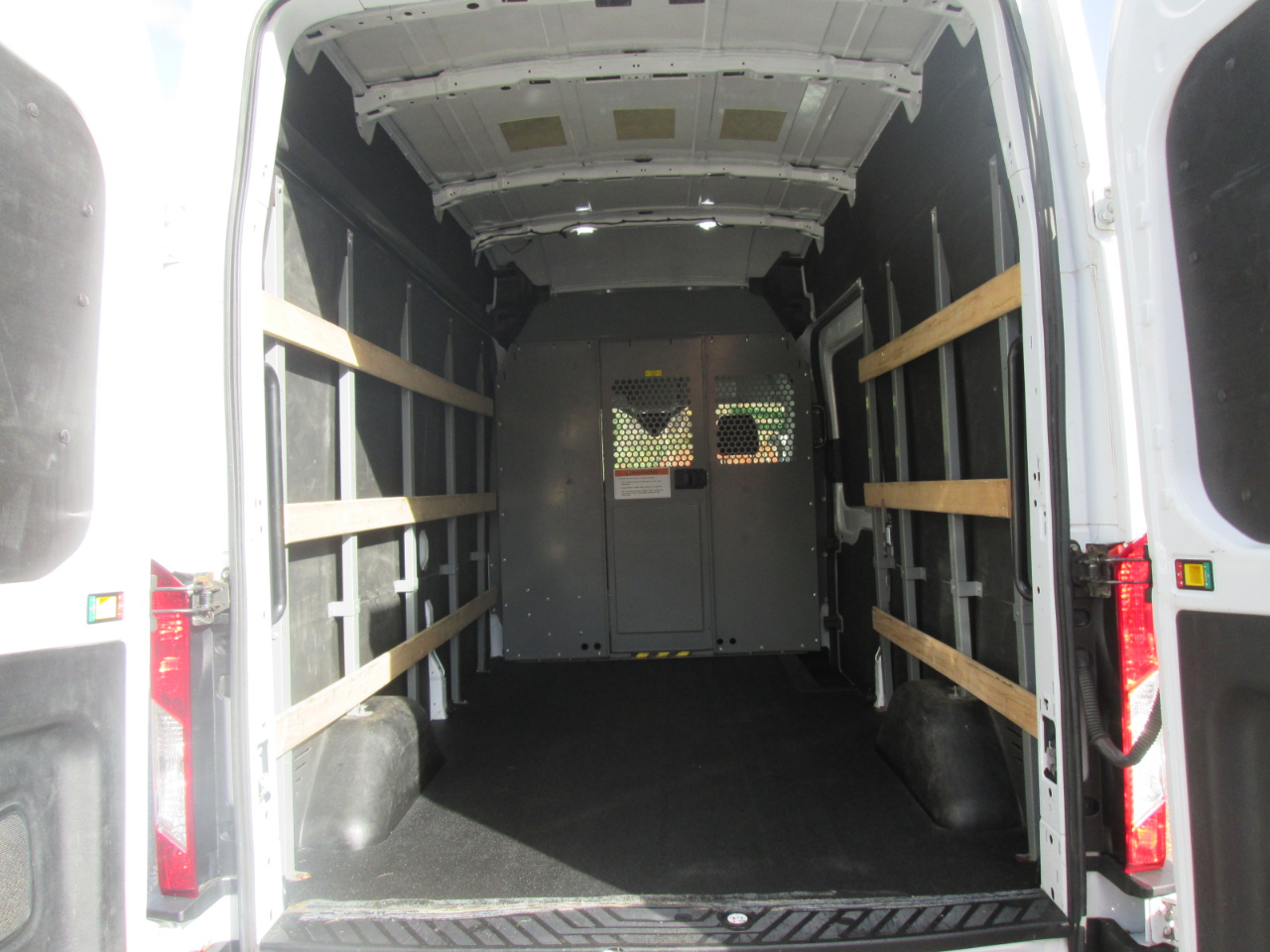 Ford Transit 250 Van Low Roof w/Sliding Pass. 130-in. WB 2021 Ford Transit 250 Van Low Roof w/Sliding Pass. 130-in. WB 2021