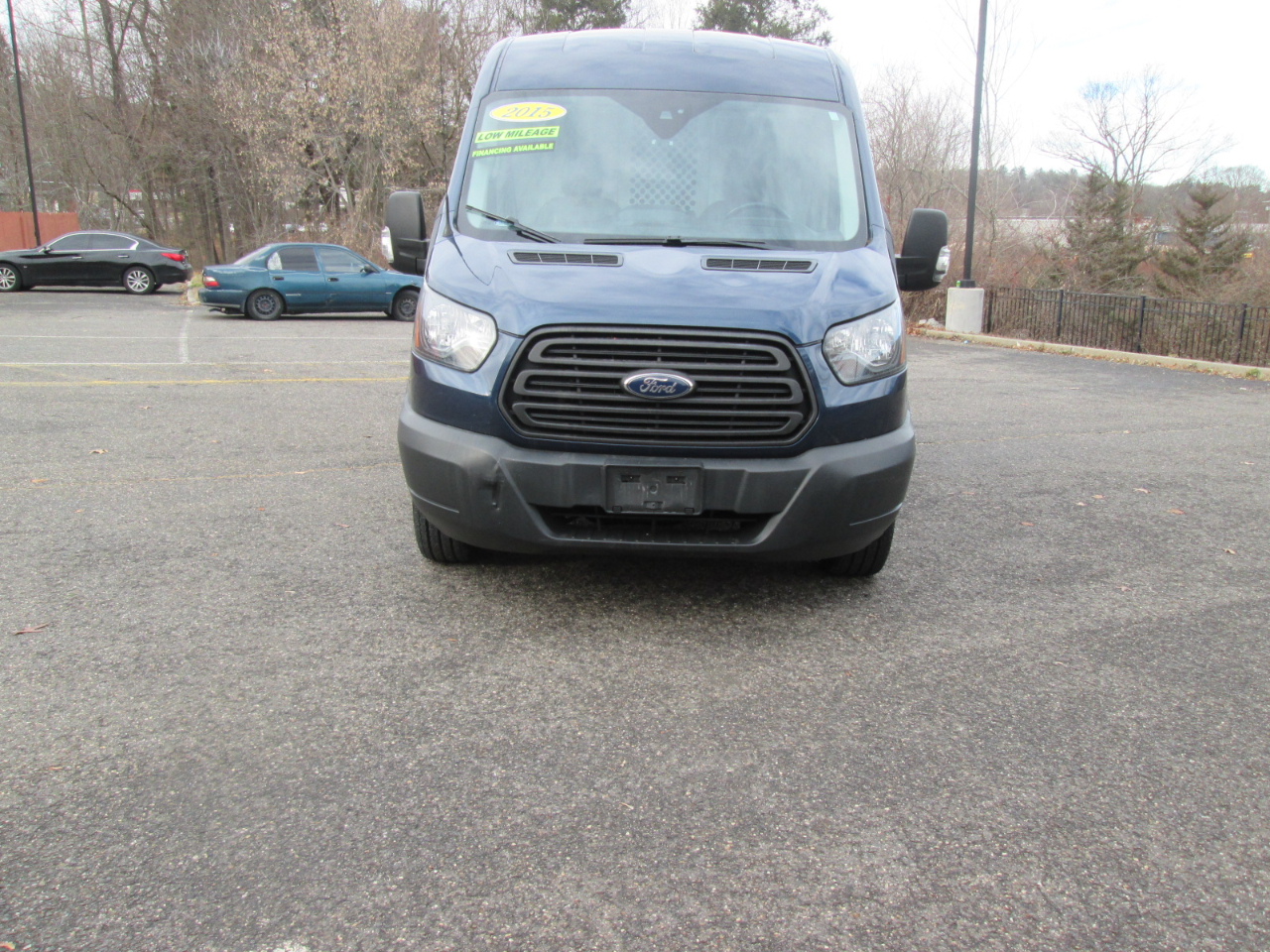 Ford Transit 250 Van Med. Roof w/Sliding Pass. 130-in. WB 2015