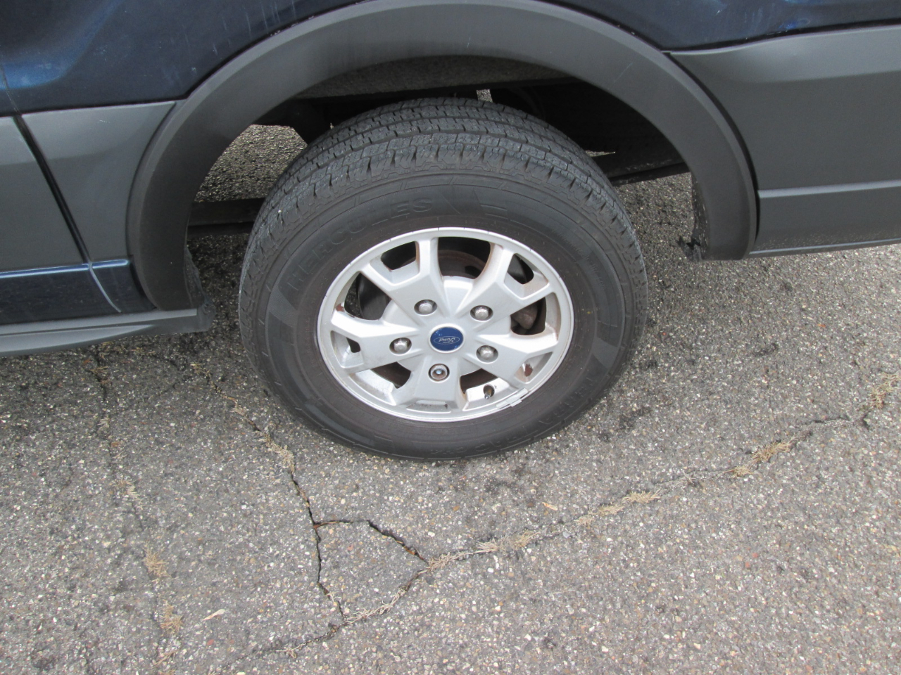 Ford Transit 250 Van Med. Roof w/Sliding Pass. 130-in. WB 2015