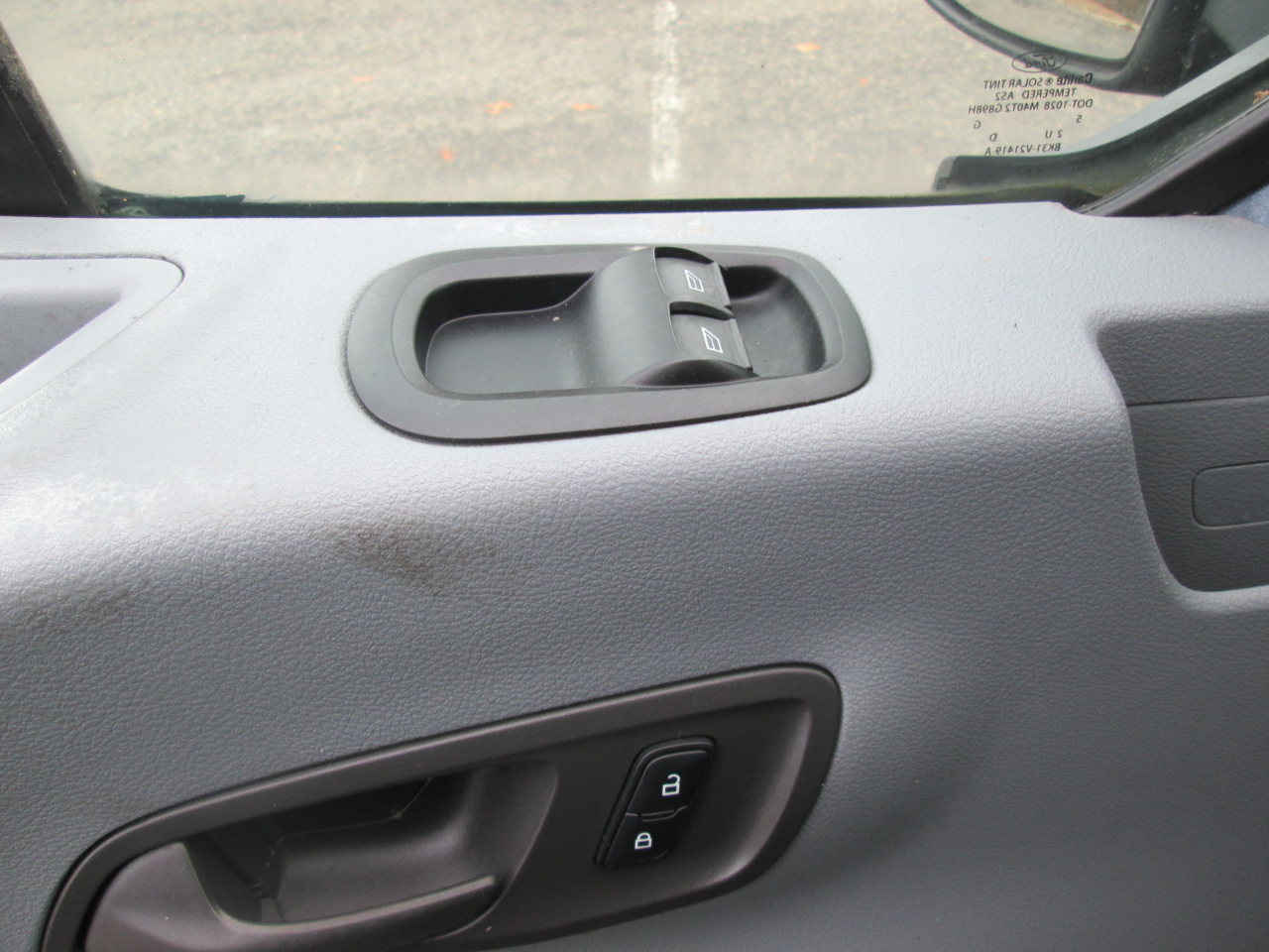 Ford Transit 250 Van Med. Roof w/Sliding Pass. 130-in. WB 2015