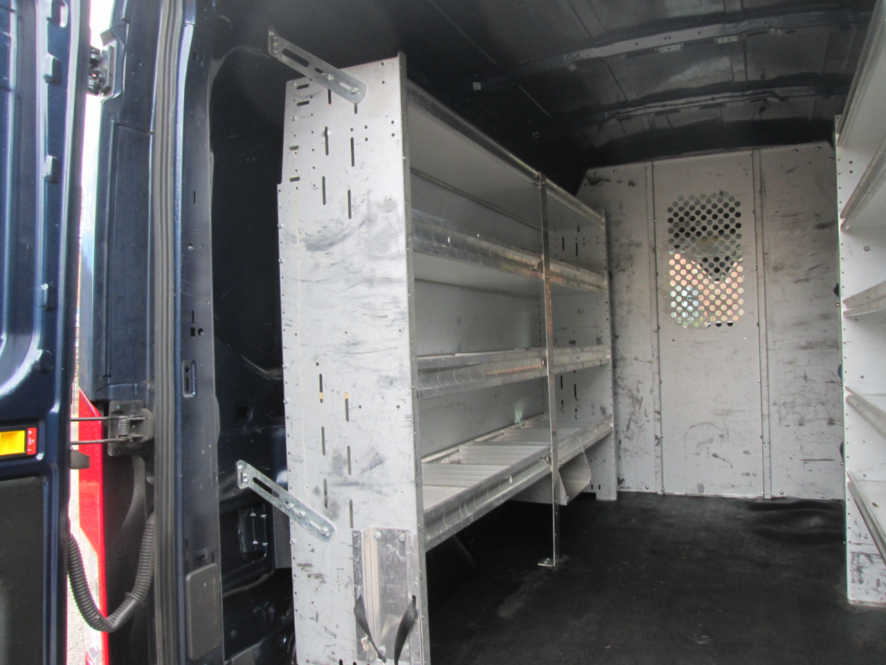 Ford Transit 250 Van Med. Roof w/Sliding Pass. 130-in. WB 2015