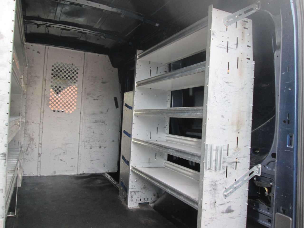 Ford Transit 250 Van Med. Roof w/Sliding Pass. 130-in. WB 2015