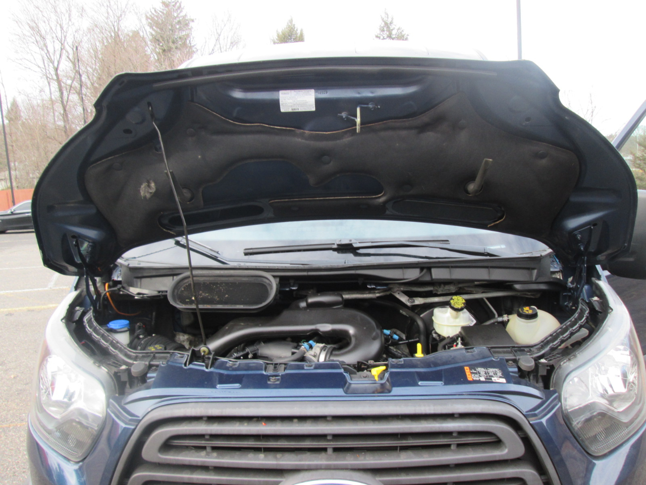 Ford Transit 250 Van Med. Roof w/Sliding Pass. 130-in. WB 2015