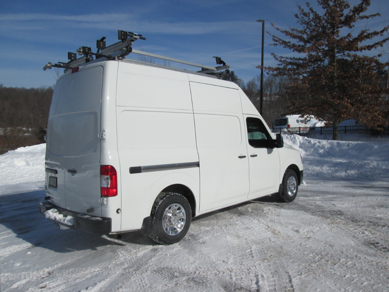 Nissan NV Cargo 2500 HD SV V8 High Roof 2021