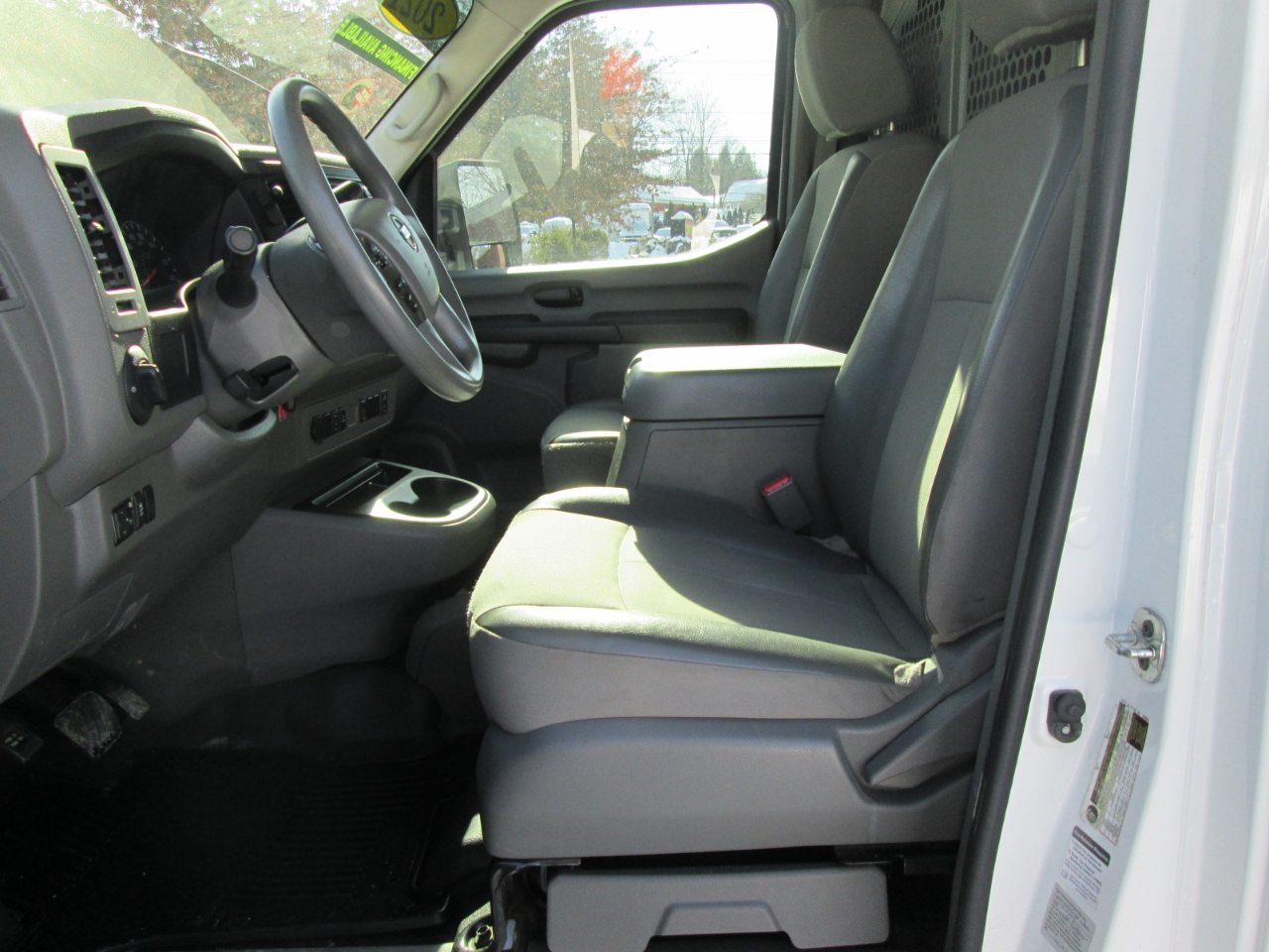 Nissan NV Cargo 2500 HD SV V8 High Roof 2021