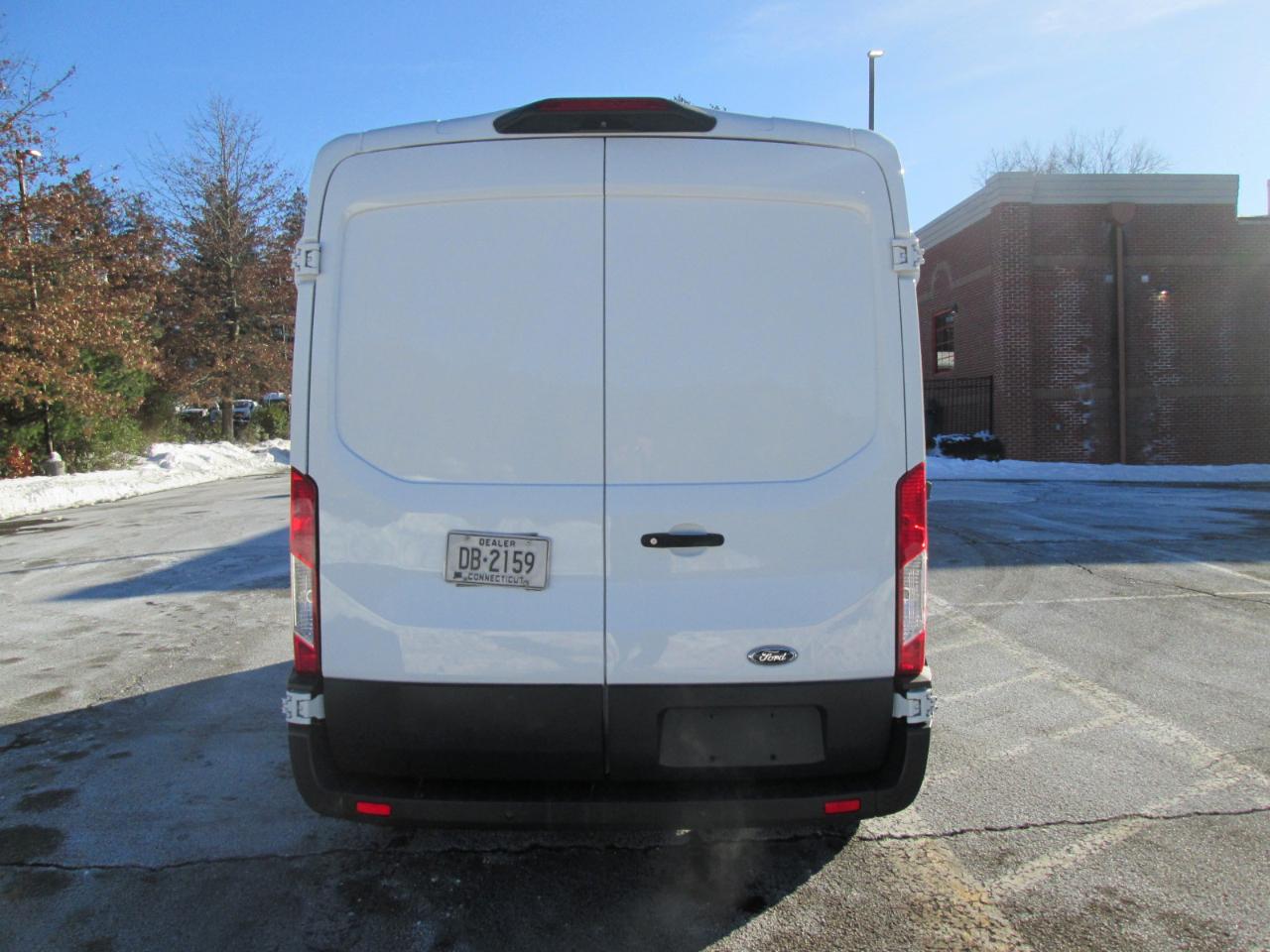 Ford Transit 250 Van Med. Roof w/Sliding Pass. 130-in. WB 2018