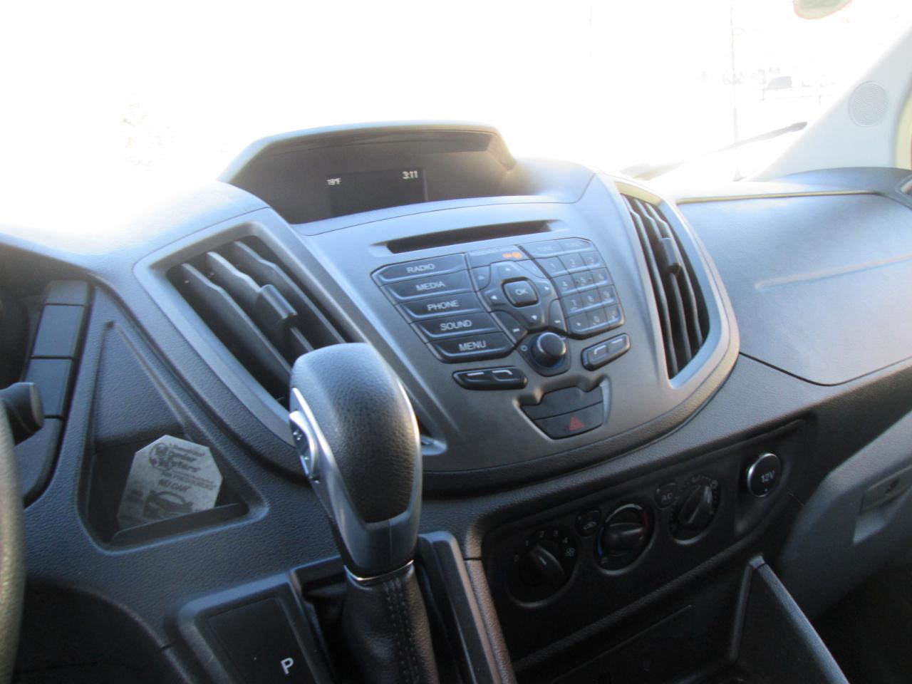 Ford Transit 250 Van Med. Roof w/Sliding Pass. 130-in. WB 2018