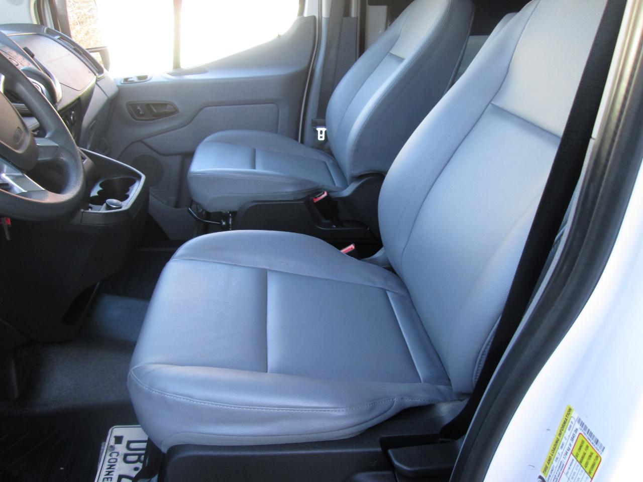 Ford Transit 250 Van Med. Roof w/Sliding Pass. 130-in. WB 2018