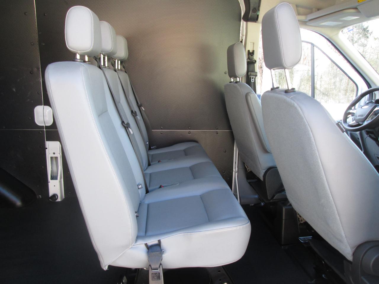 Ford Transit 250 Van Med. Roof w/Sliding Pass. 130-in. WB 2018