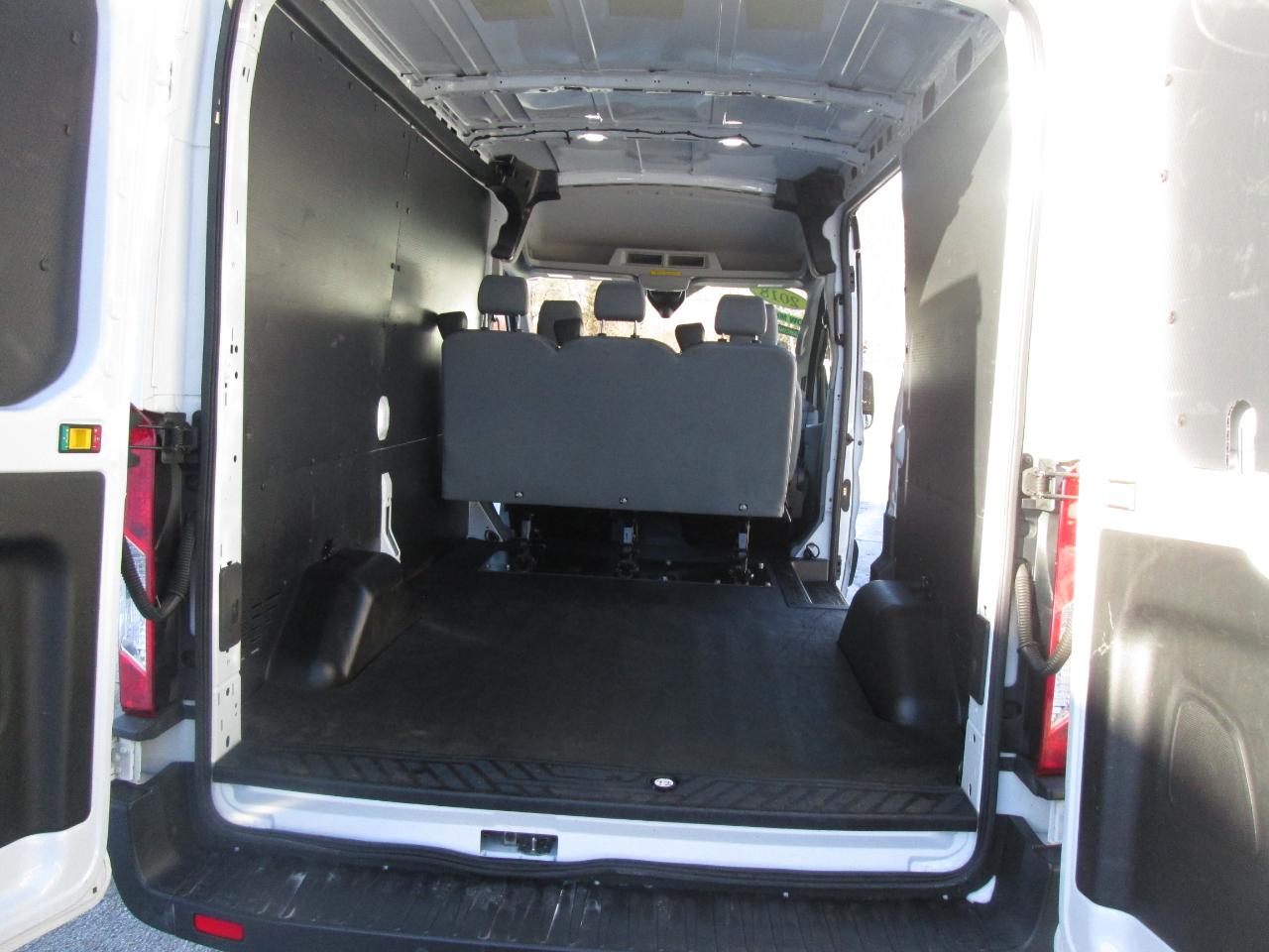 Ford Transit 250 Van Med. Roof w/Sliding Pass. 130-in. WB 2018