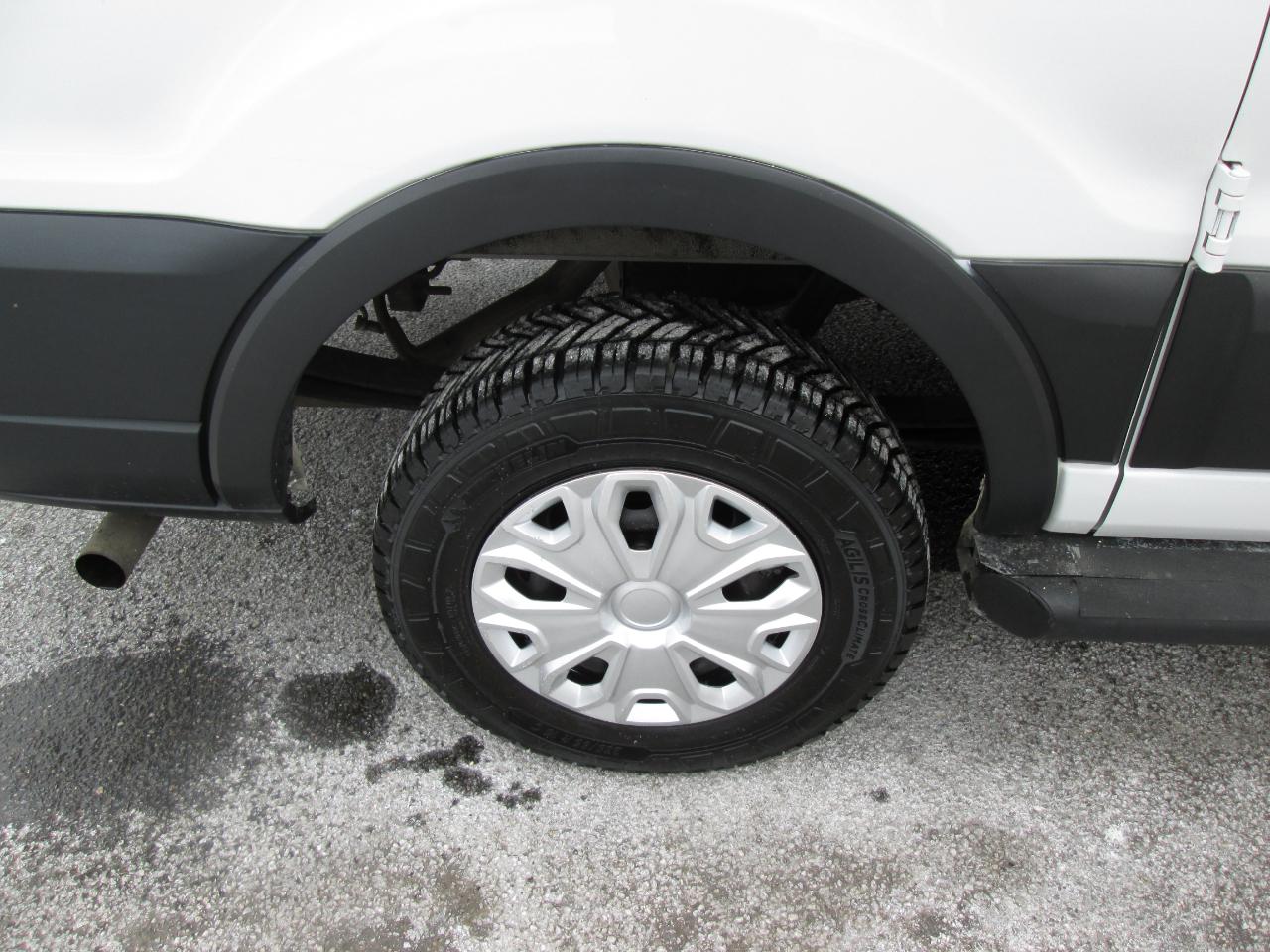 Ford Transit 250 Van Low Roof w/Sliding Pass. 130-in. WB 2020