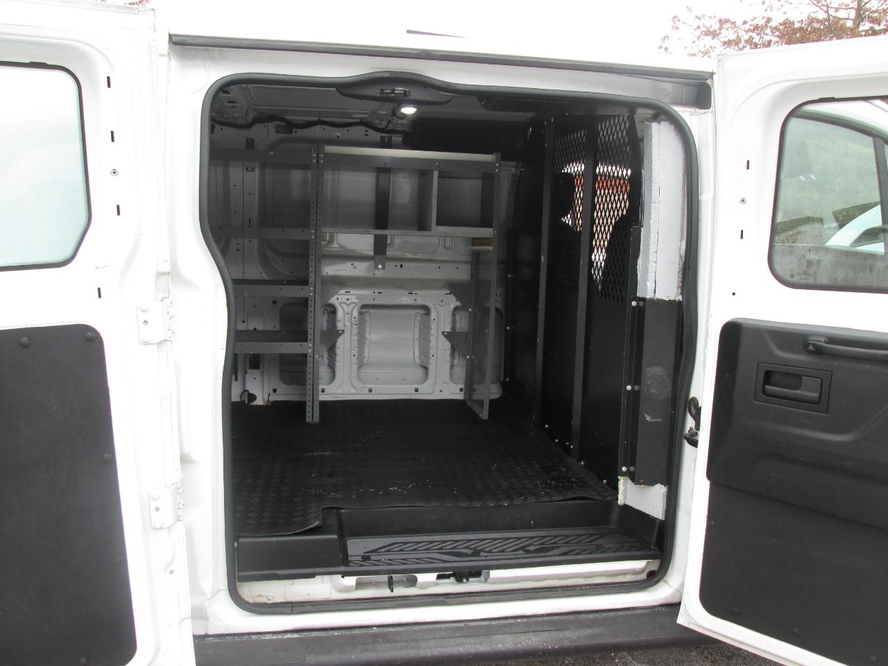 Ford Transit 250 Van Low Roof w/Sliding Pass. 130-in. WB 2020