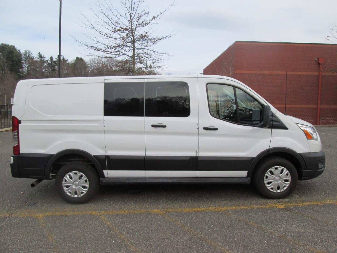 Ford Transit 250 Van Low Roof w/Sliding Pass. 130-in. WB 2020