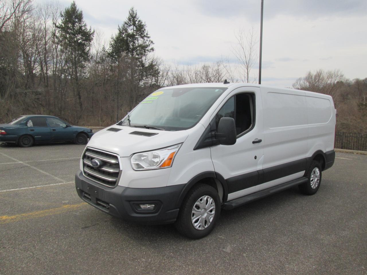 Ford Transit 250 Van Low Roof w/Sliding Pass. 130-in. WB 2020