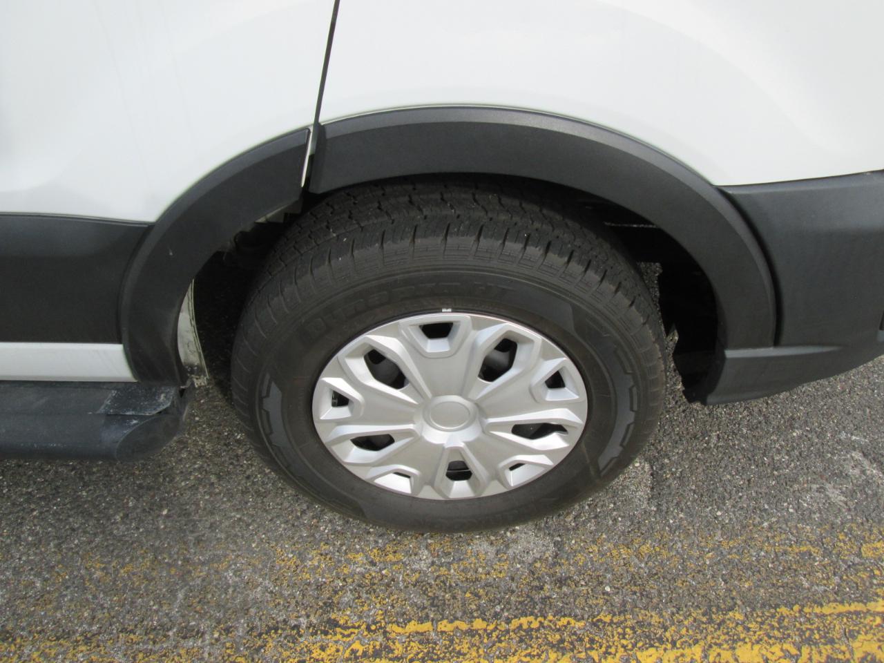 Ford Transit 250 Van Low Roof w/Sliding Pass. 130-in. WB 2020