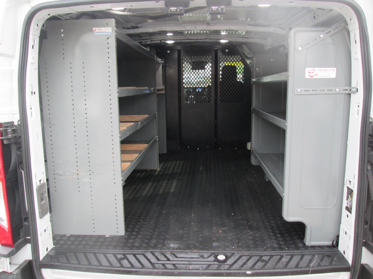 Ford Transit 250 Van Low Roof w/Sliding Pass. 130-in. WB 2020