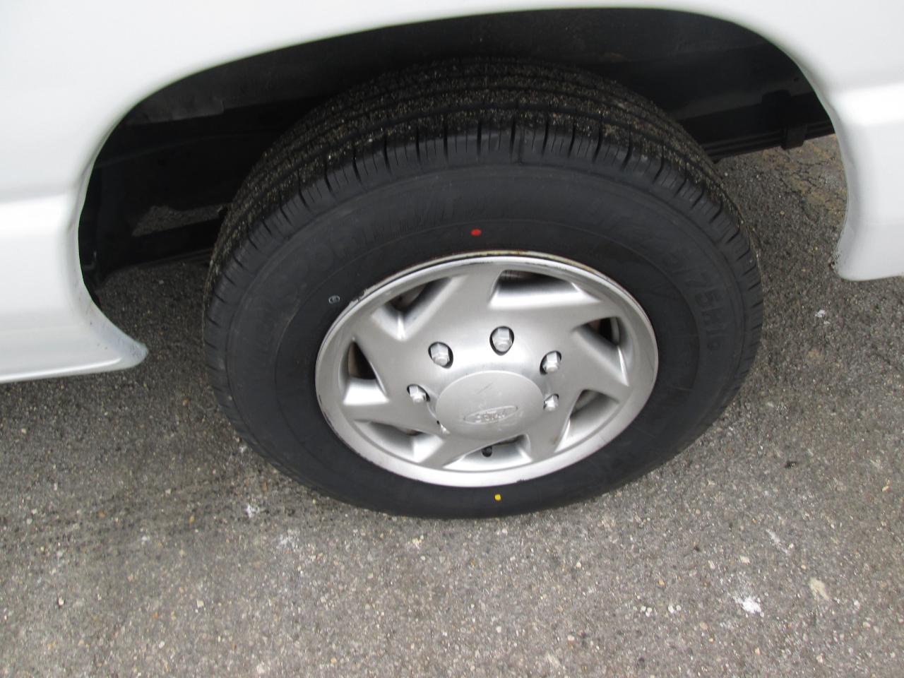 Ford Econoline E-150 2013