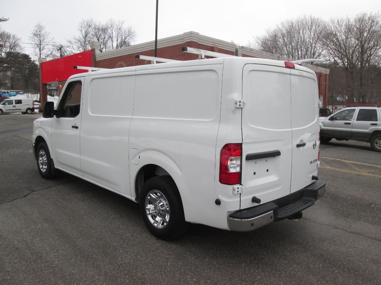 Nissan NV Cargo 2500 HD S V6 2021