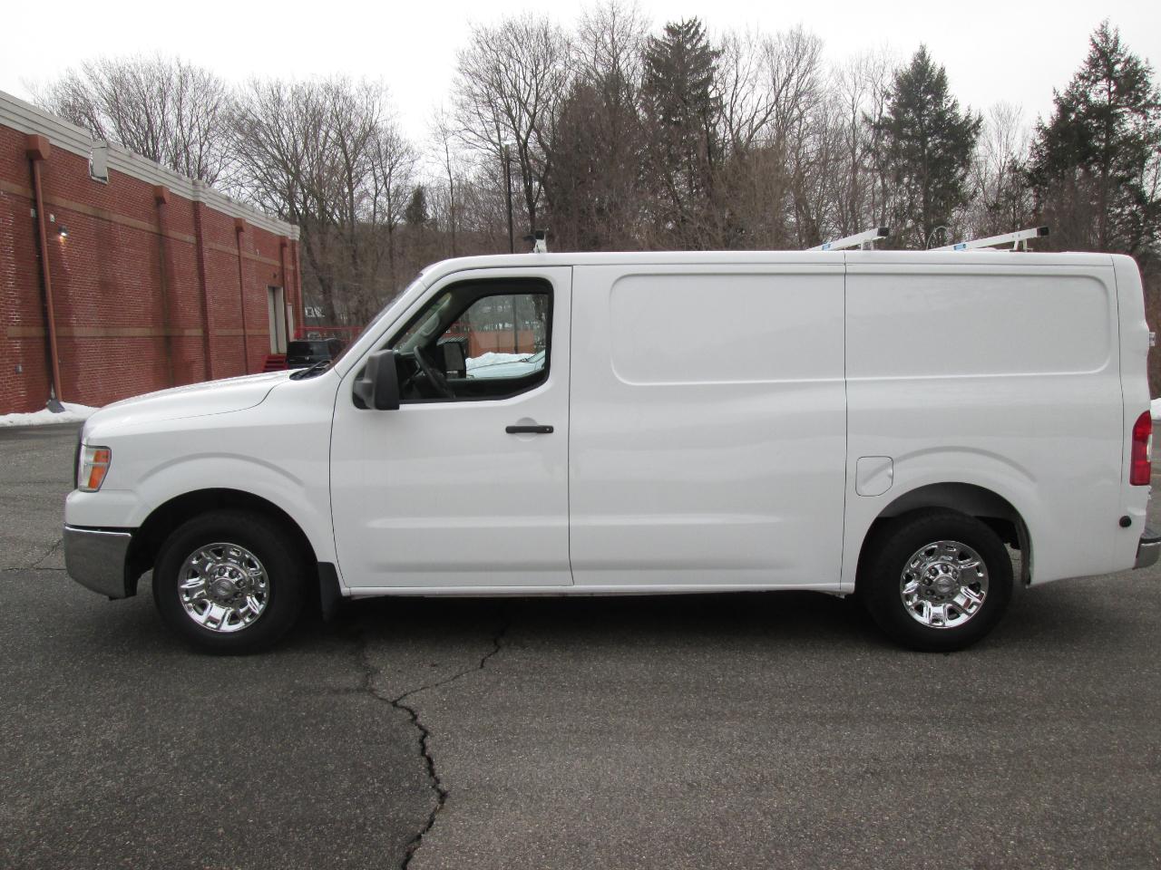 Nissan NV Cargo 2500 HD S V6 2021