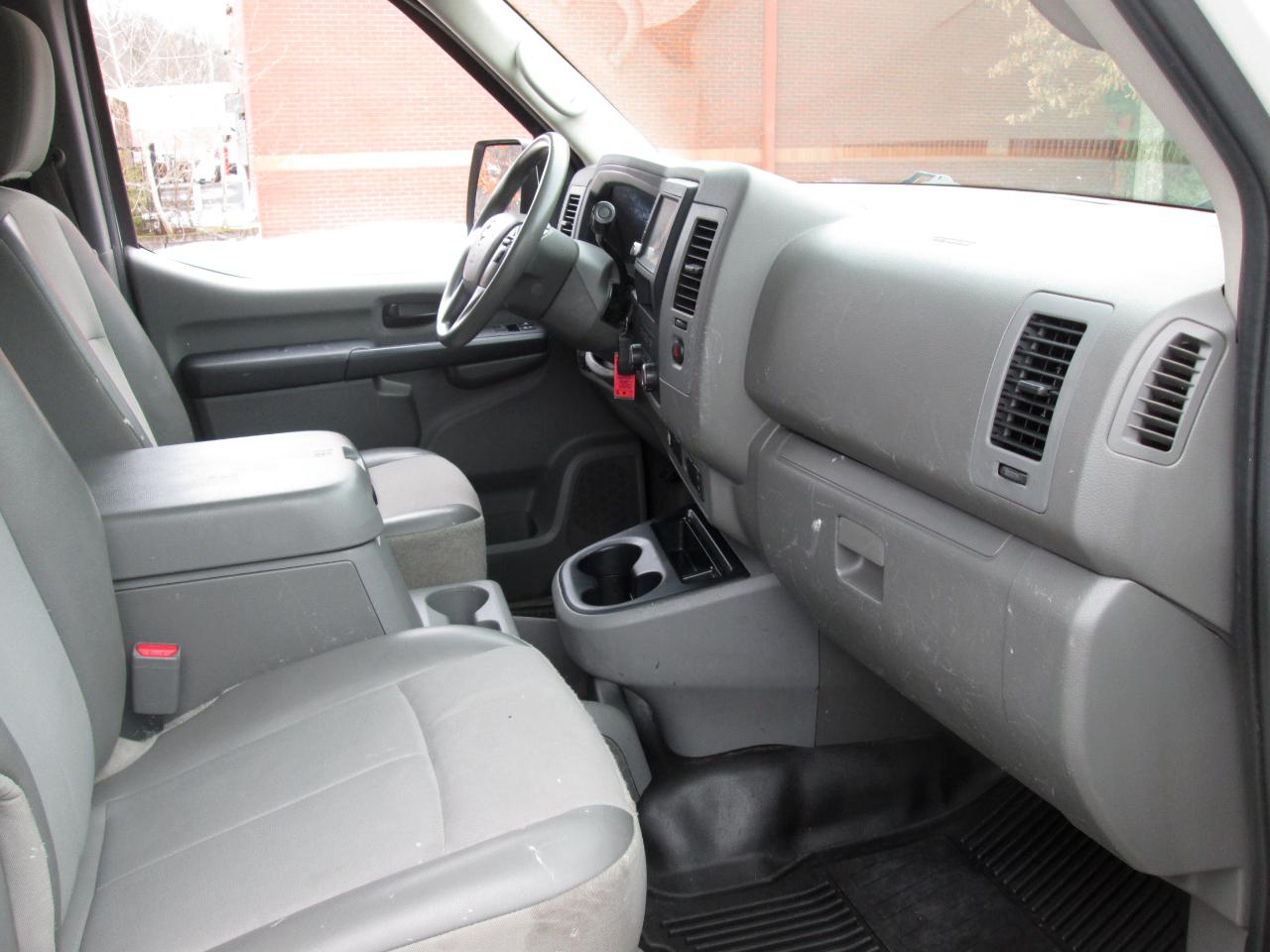 Nissan NV Cargo 2500 HD S V6 2021