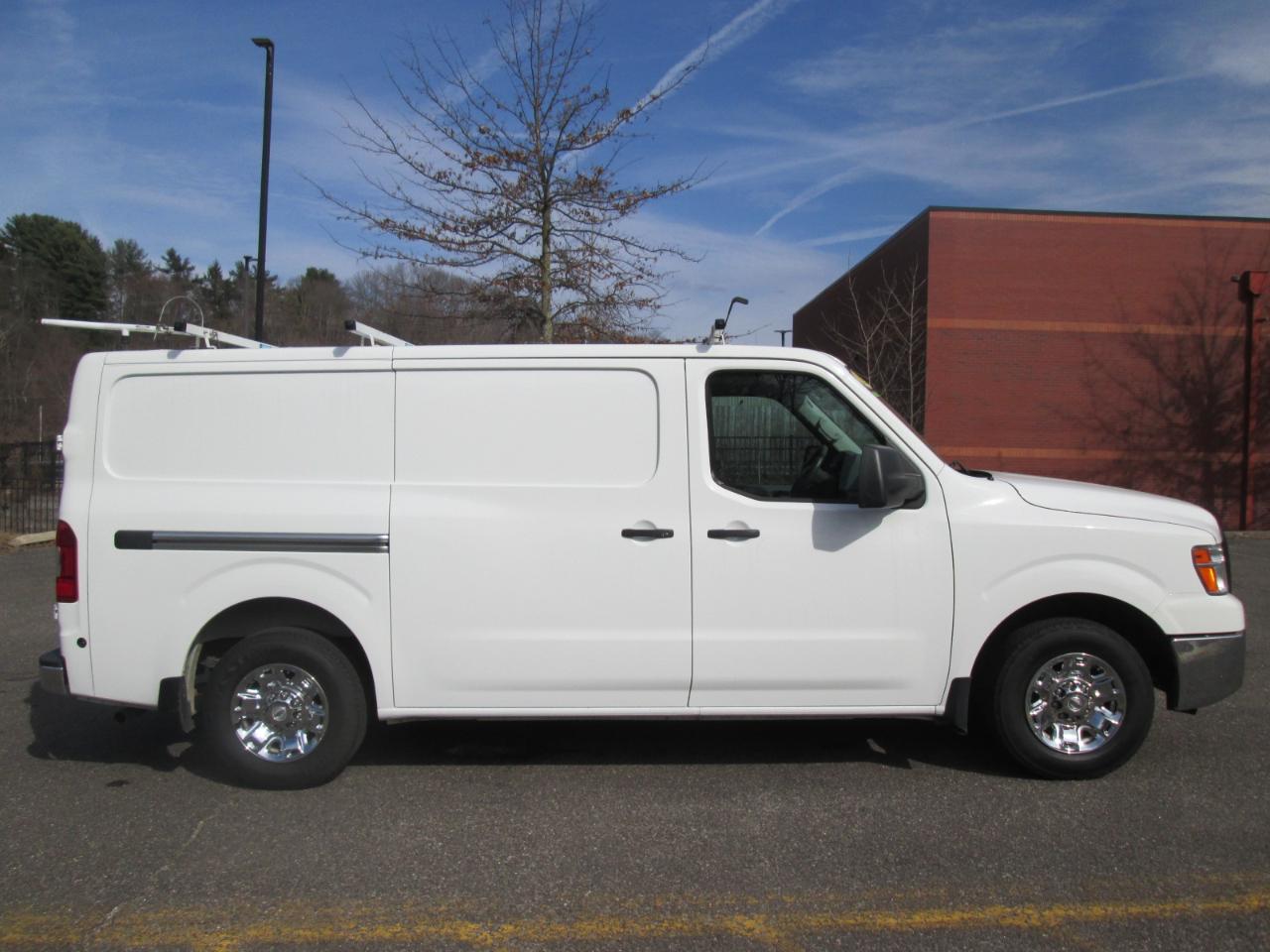 Nissan NV Cargo 2500 HD S V6 2021