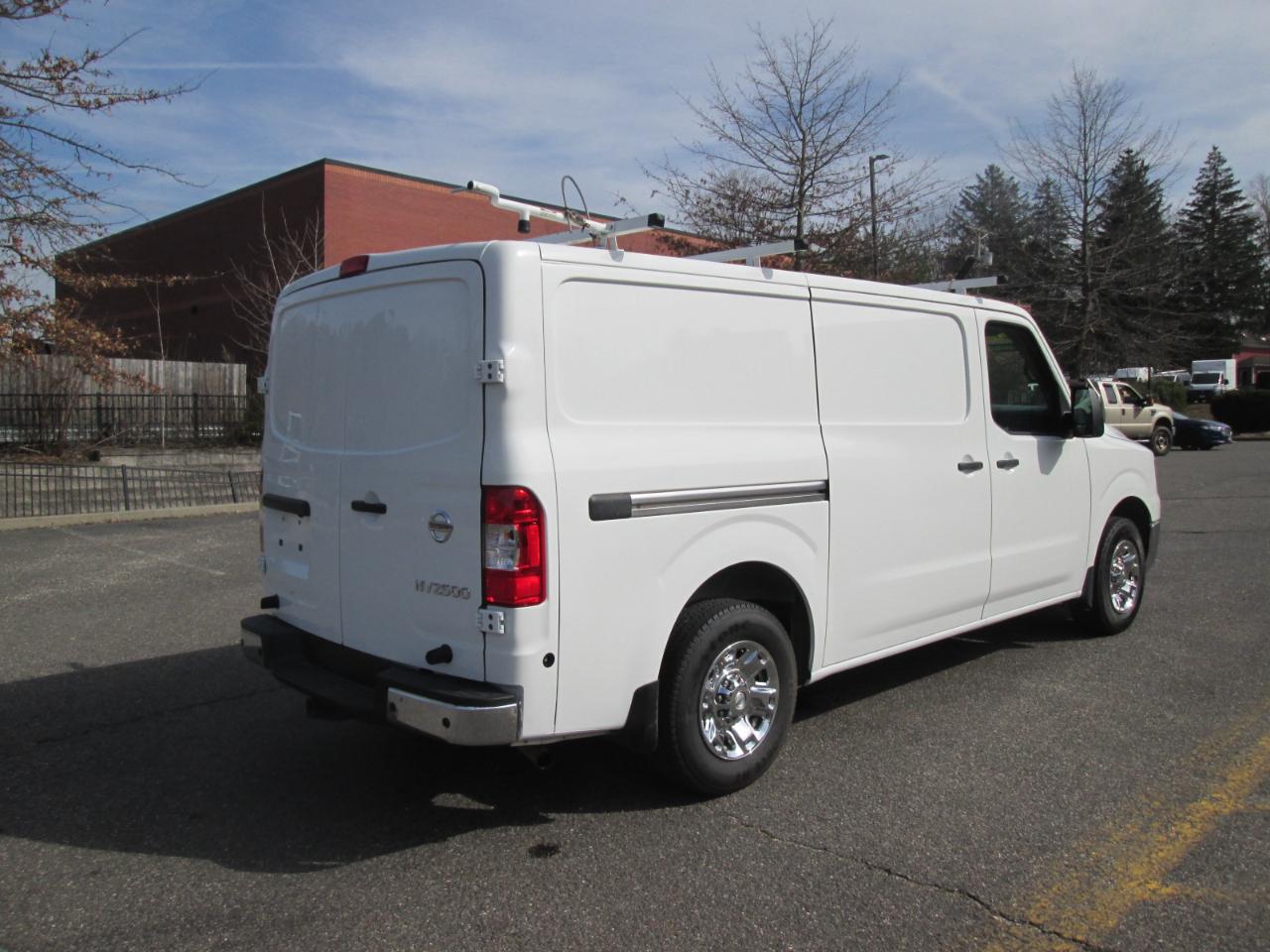 Nissan NV Cargo 2500 HD S V6 2021