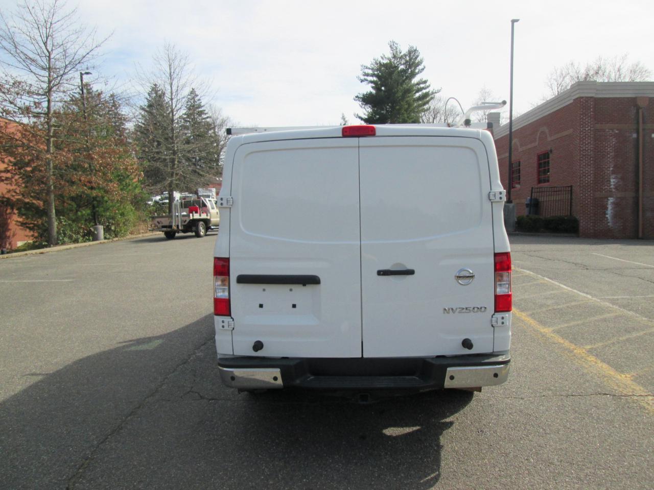 Nissan NV Cargo 2500 HD S V6 2021