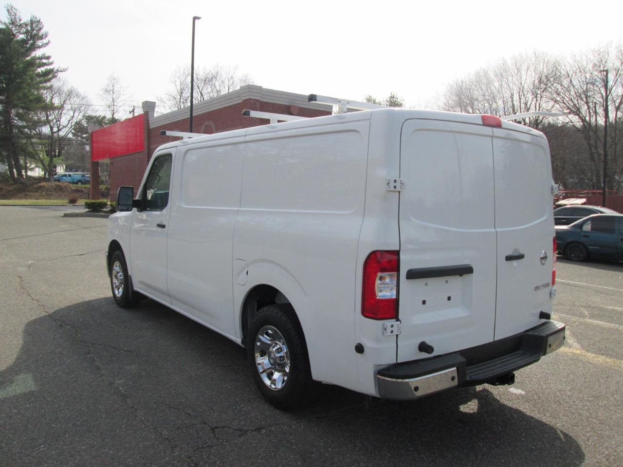 Nissan NV Cargo 2500 HD S V6 2021