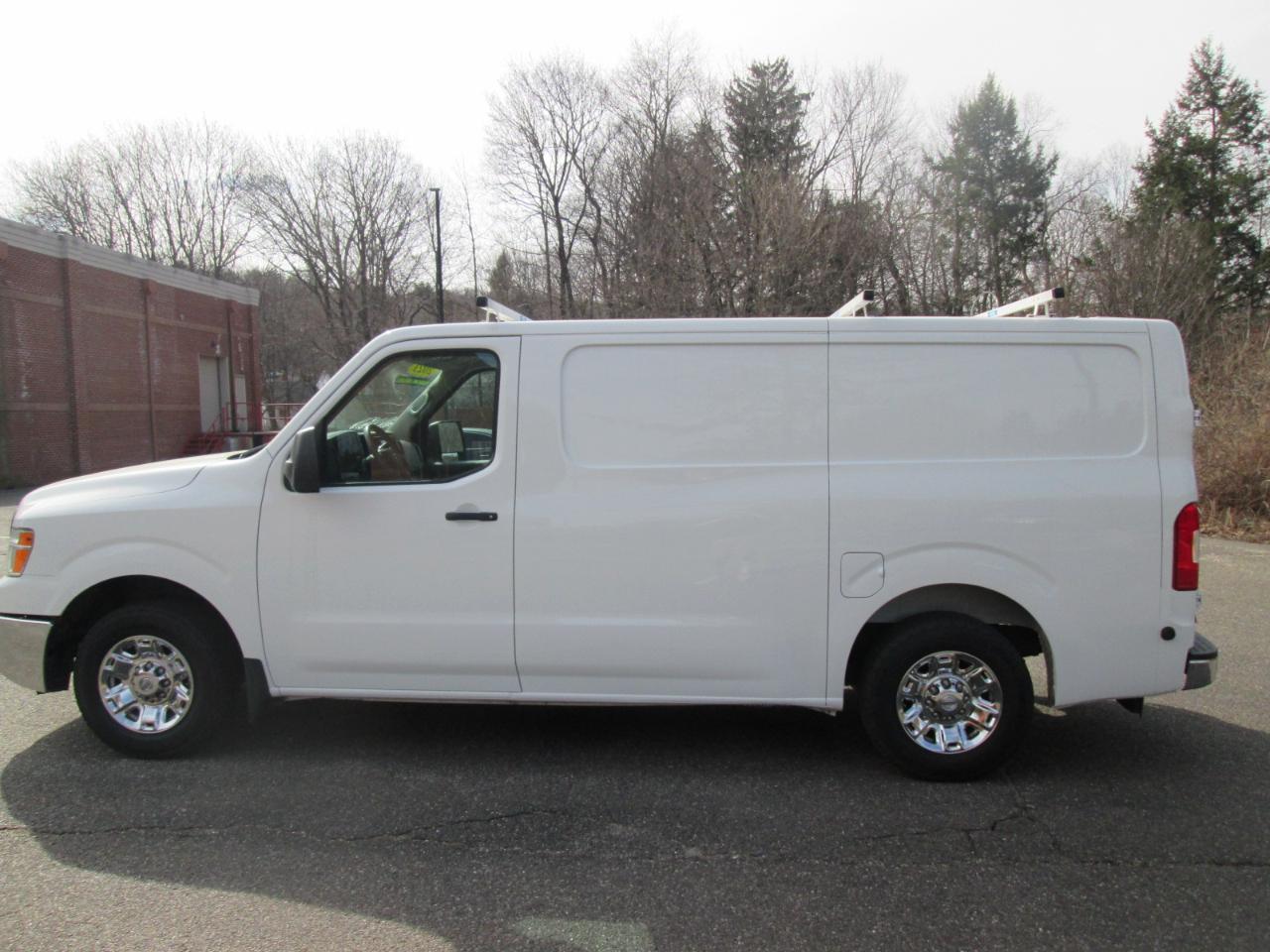 Nissan NV Cargo 2500 HD S V6 2021