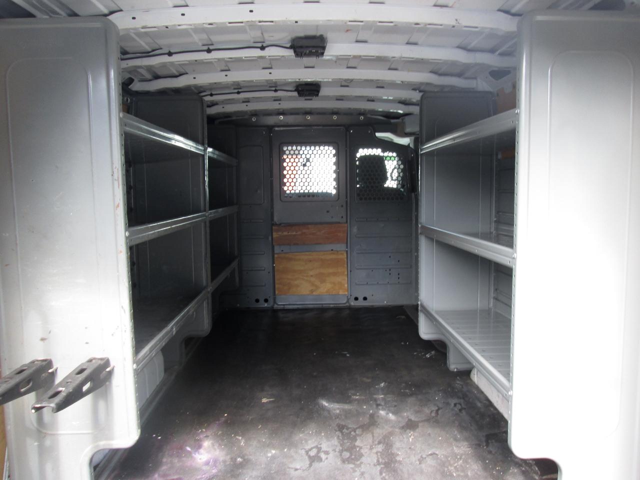 Nissan NV Cargo 2500 HD S V6 2021