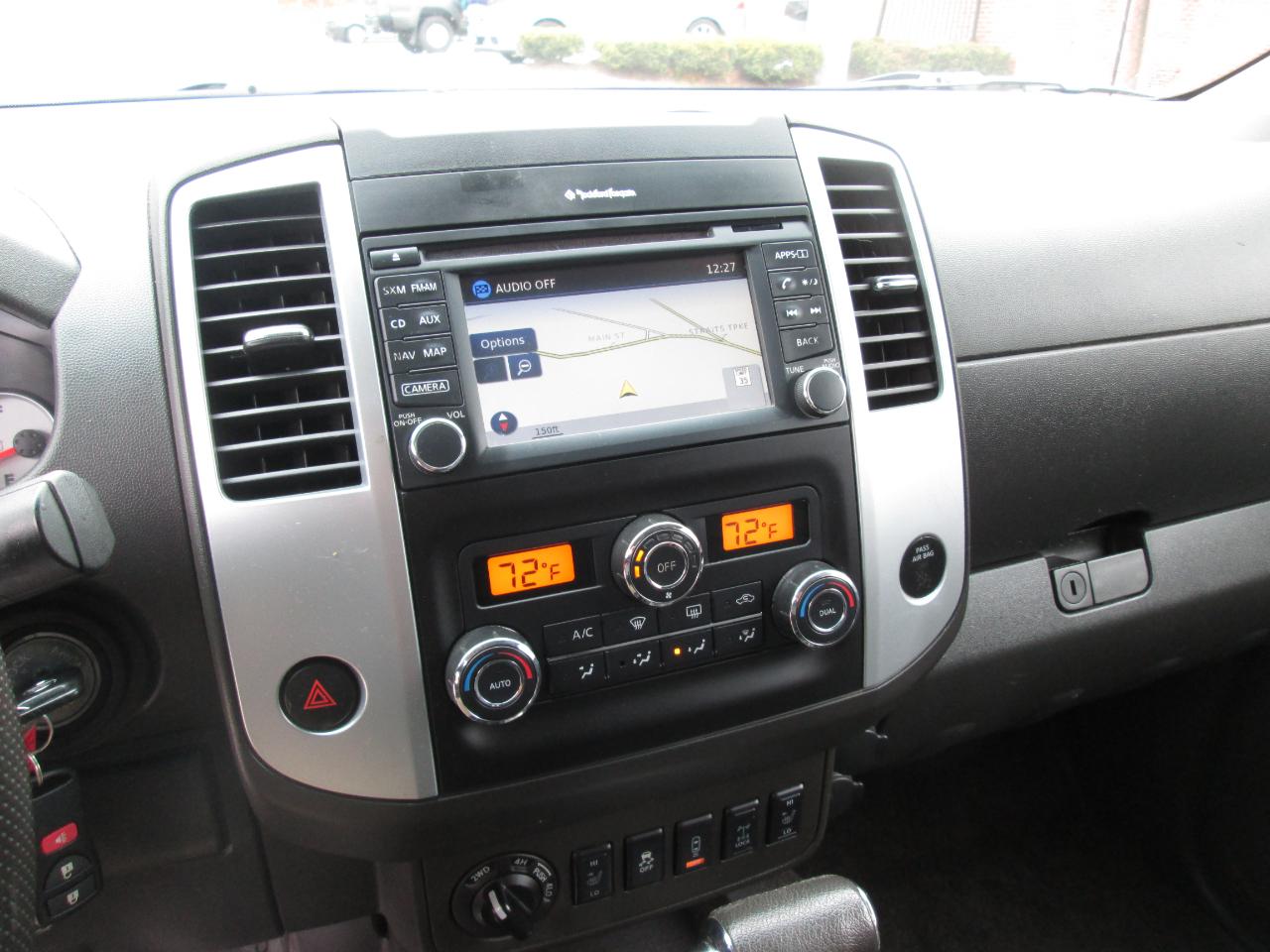 Nissan Frontier PRO-4X Crew Cab 5AT 4WD 2015