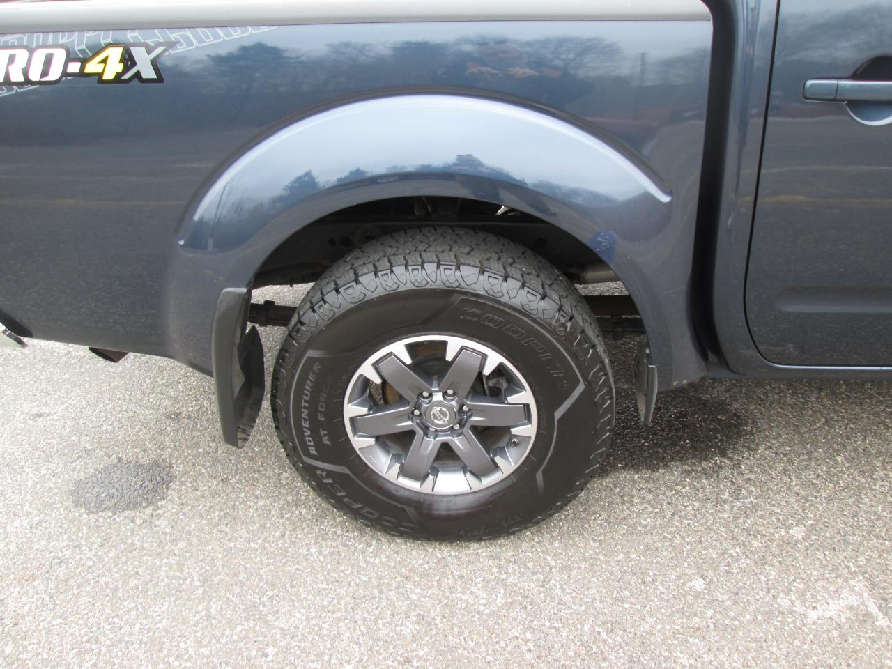 Nissan Frontier PRO-4X Crew Cab 5AT 4WD 2015