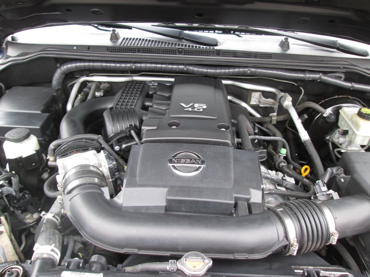 Nissan Frontier PRO-4X Crew Cab 5AT 4WD 2015
