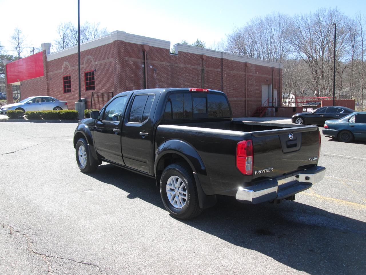 Nissan Frontier SV Crew Cab 5AT 4WD 2019