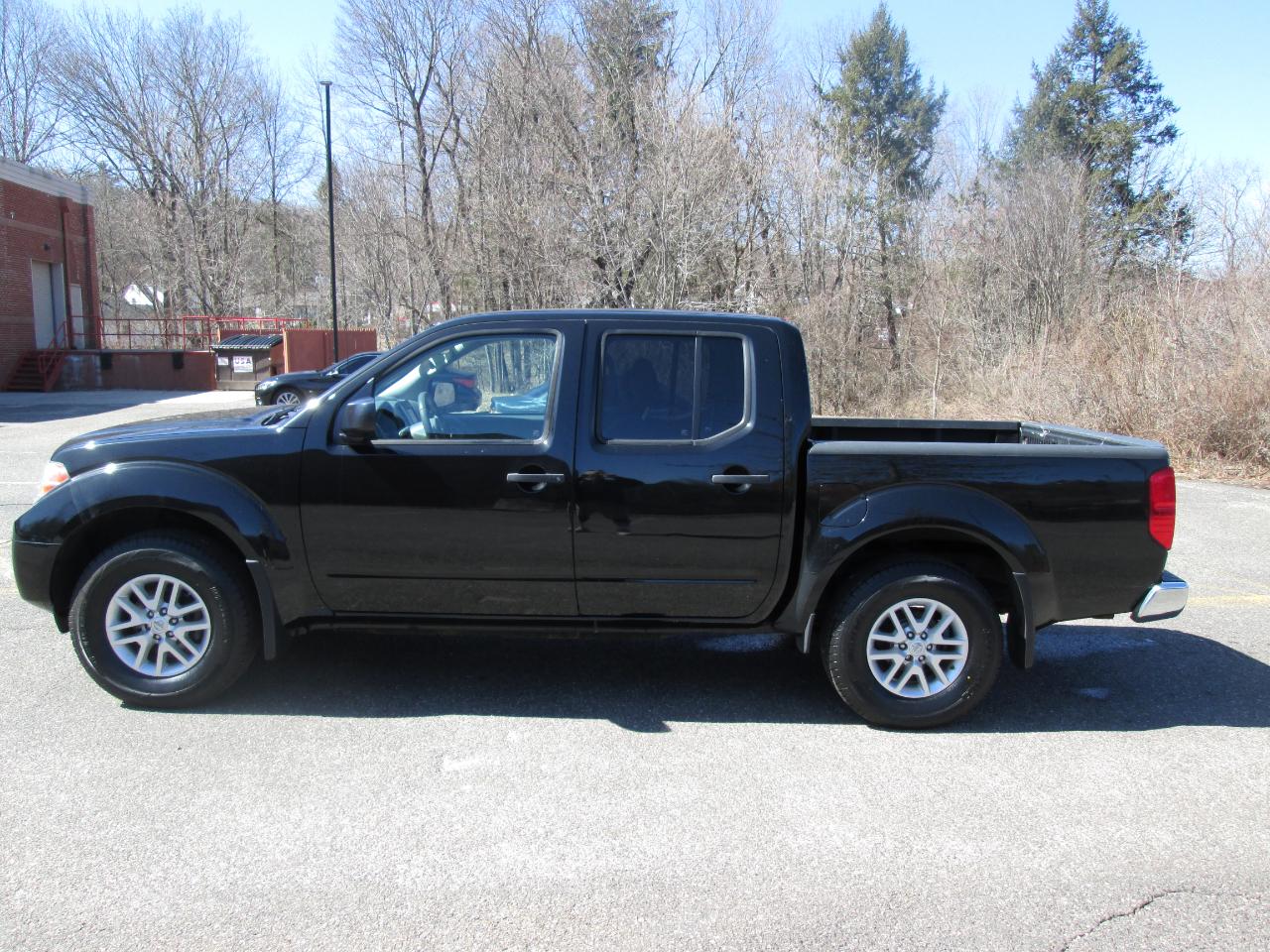 Nissan Frontier SV Crew Cab 5AT 4WD 2019