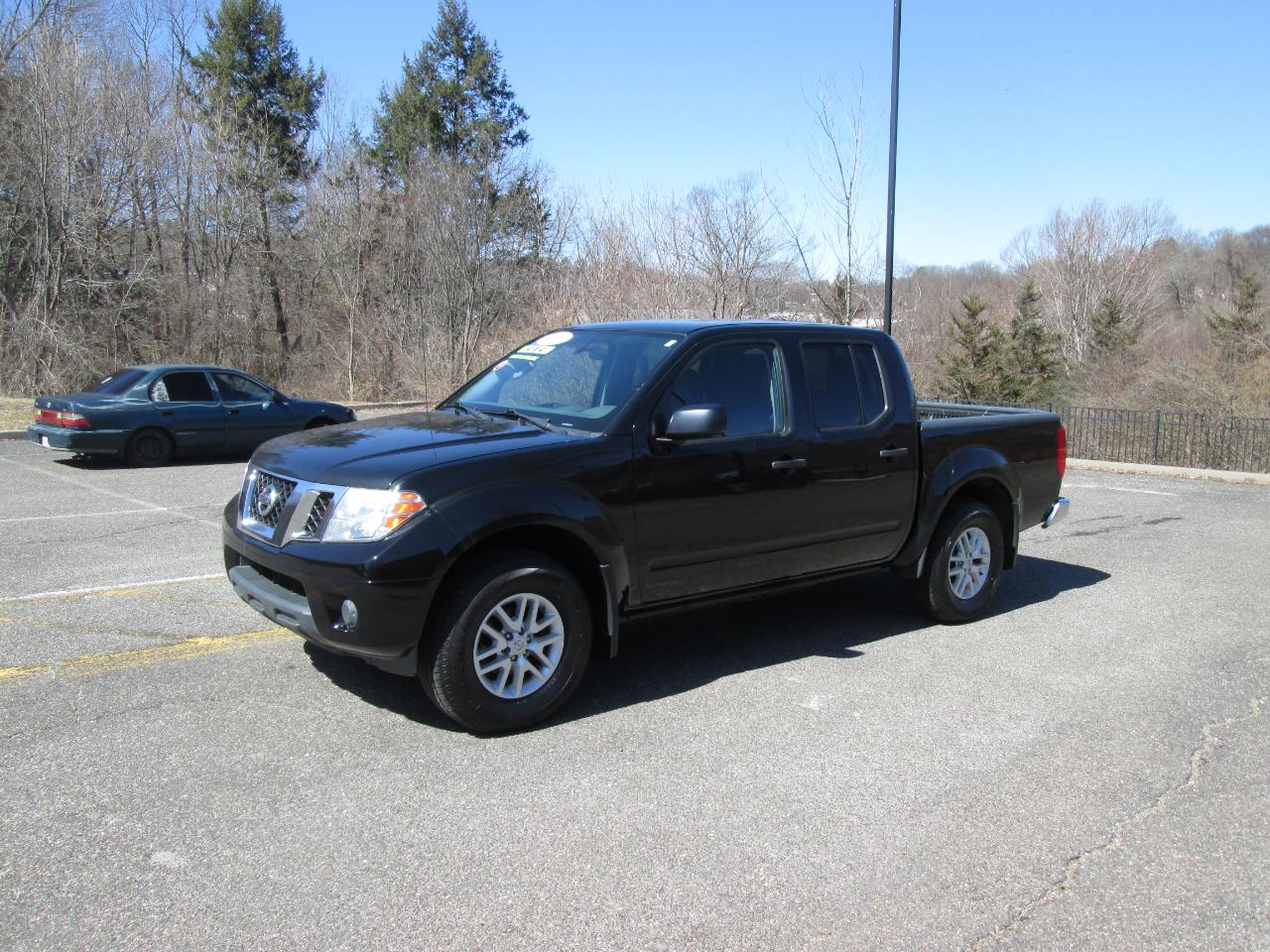 Nissan Frontier SV Crew Cab 5AT 4WD 2019