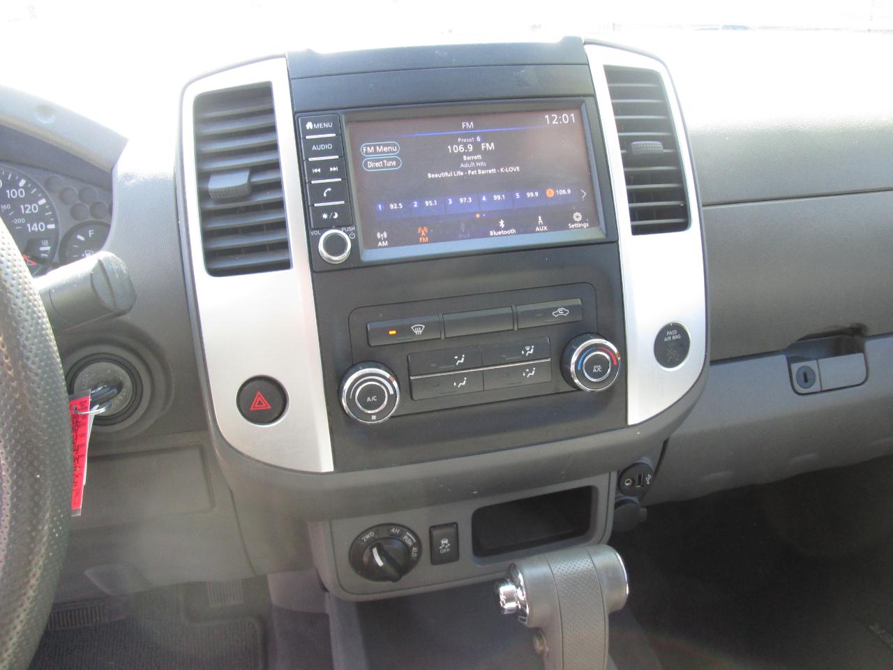 Nissan Frontier SV Crew Cab 5AT 4WD 2019