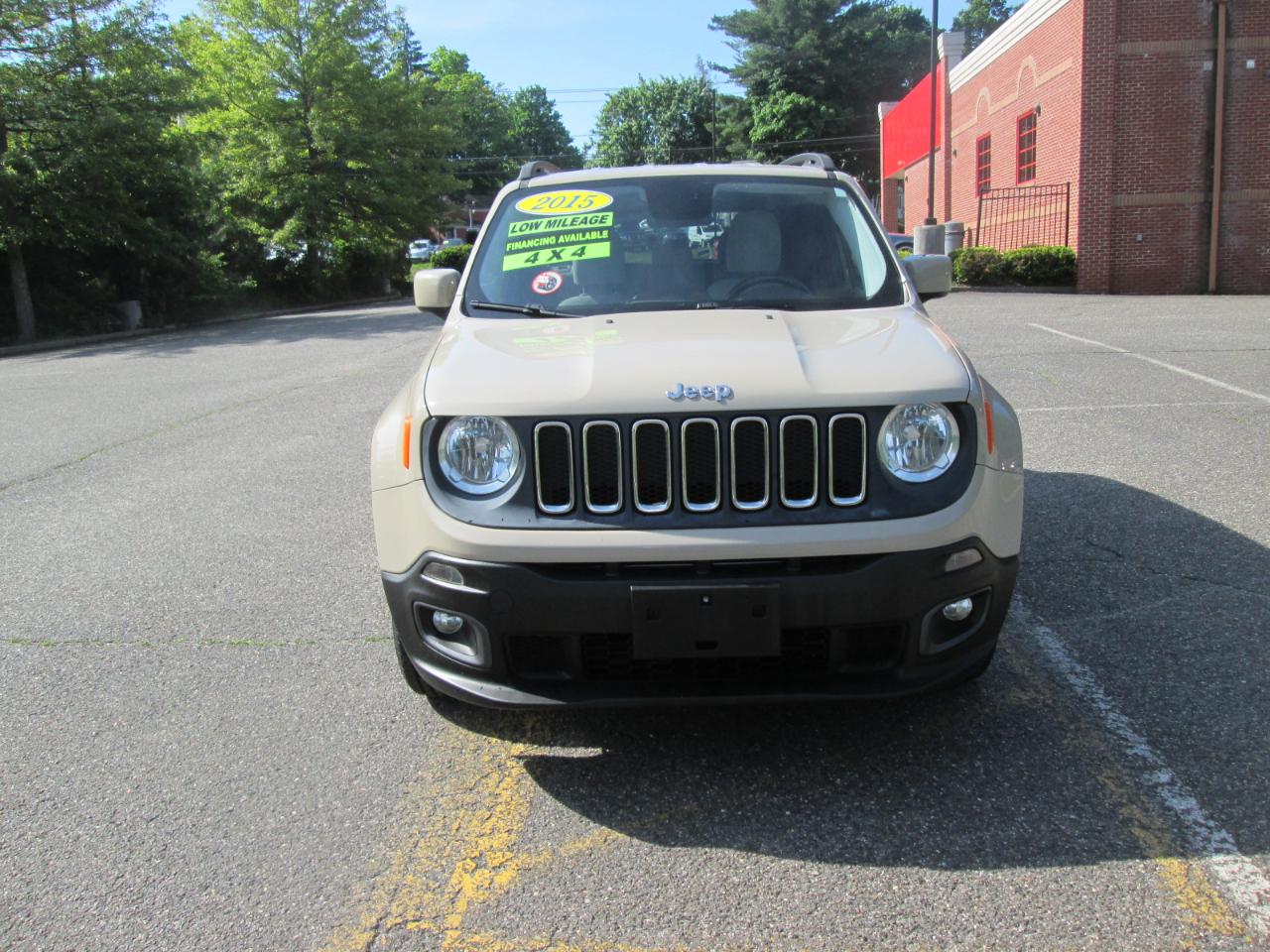 Jeep Renegade Latitude 4D SUV FWD 2015