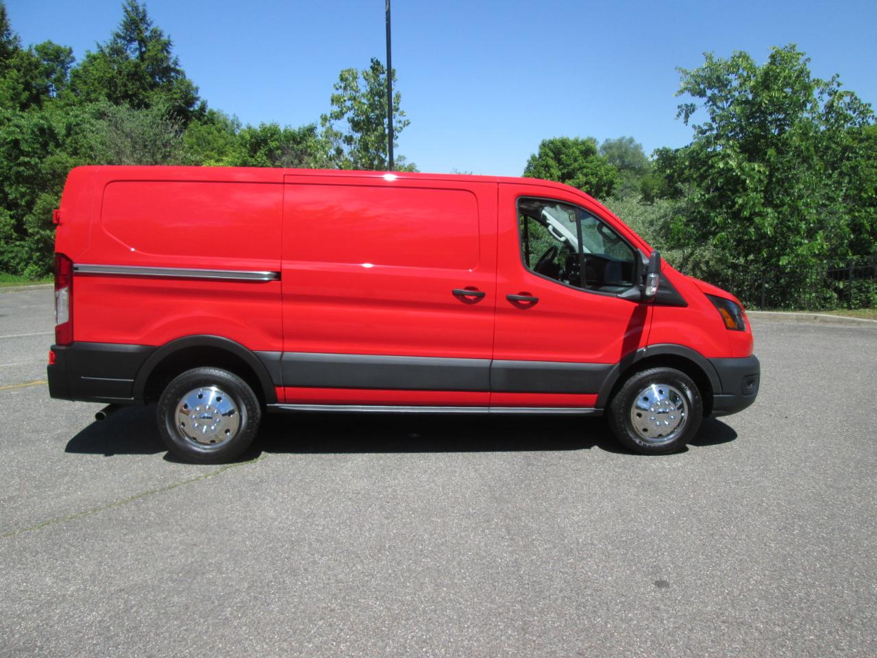Ford Transit 150 Van Low Roof w/Sliding Pass. 148-in. WB 2023