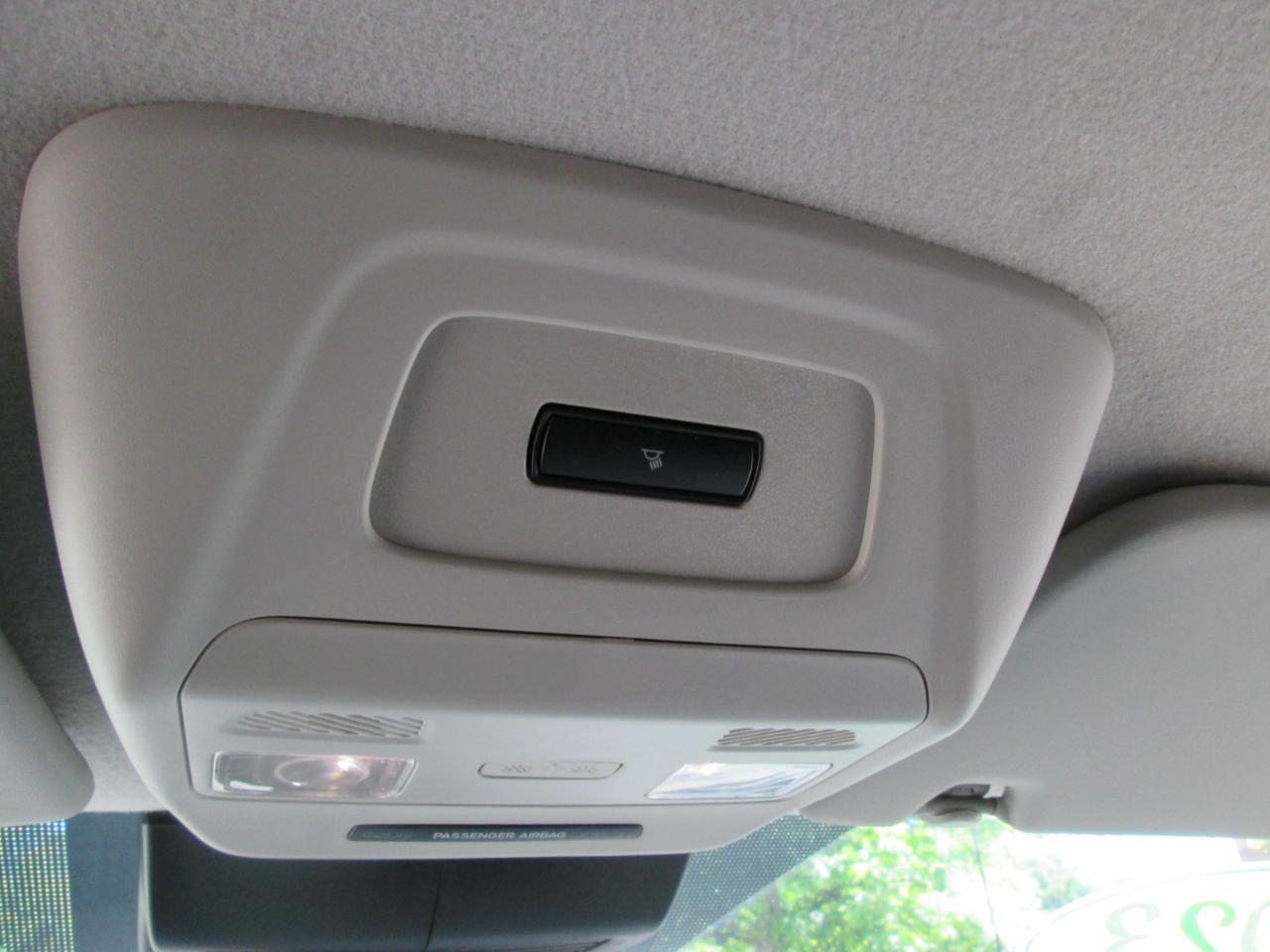Ford Transit 150 Van Low Roof w/Sliding Pass. 148-in. WB 2023