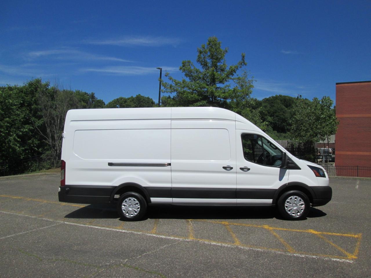 Ford Transit 250 Van High Roof w/Sliding Pass. 148-in. WB EL 2019