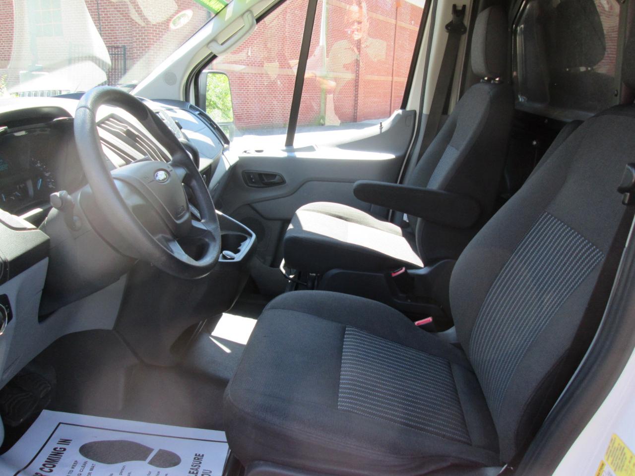 Ford Transit 250 Van High Roof w/Sliding Pass. 148-in. WB EL 2019