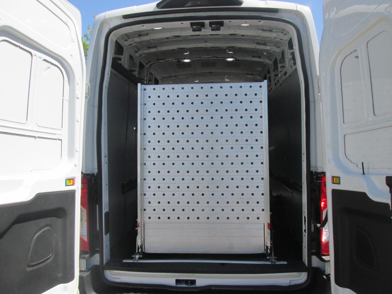 Ford Transit 250 Van High Roof w/Sliding Pass. 148-in. WB EL 2019