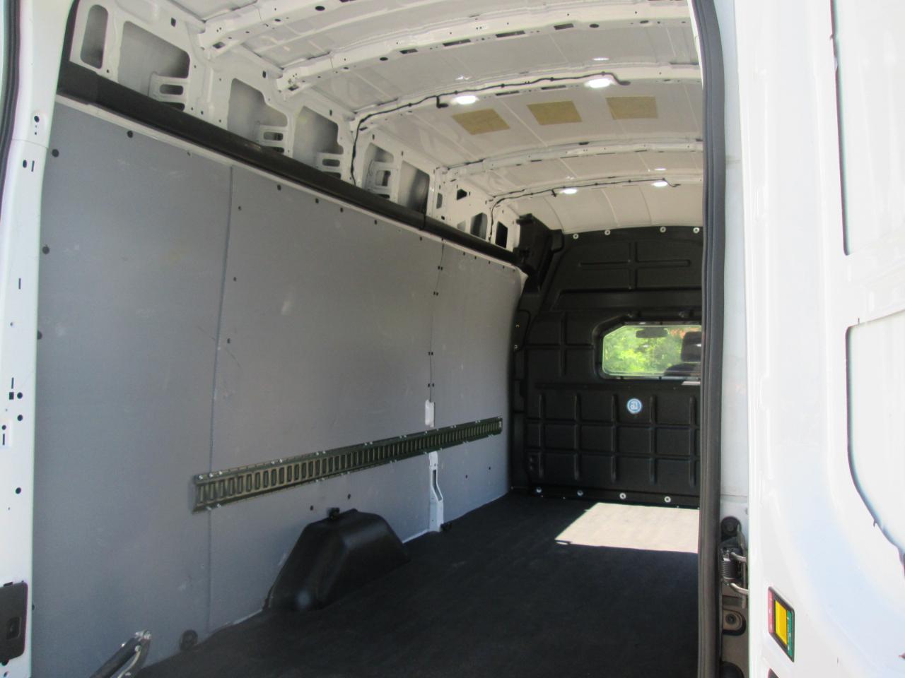 Ford Transit 250 Van High Roof w/Sliding Pass. 148-in. WB EL 2019