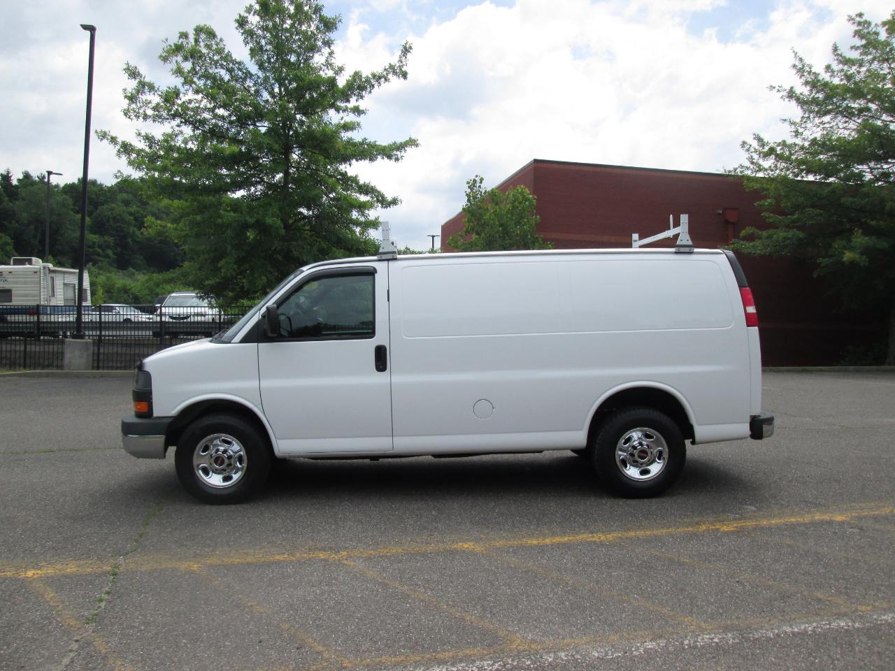 GMC Savana G2500 Cargo 2015