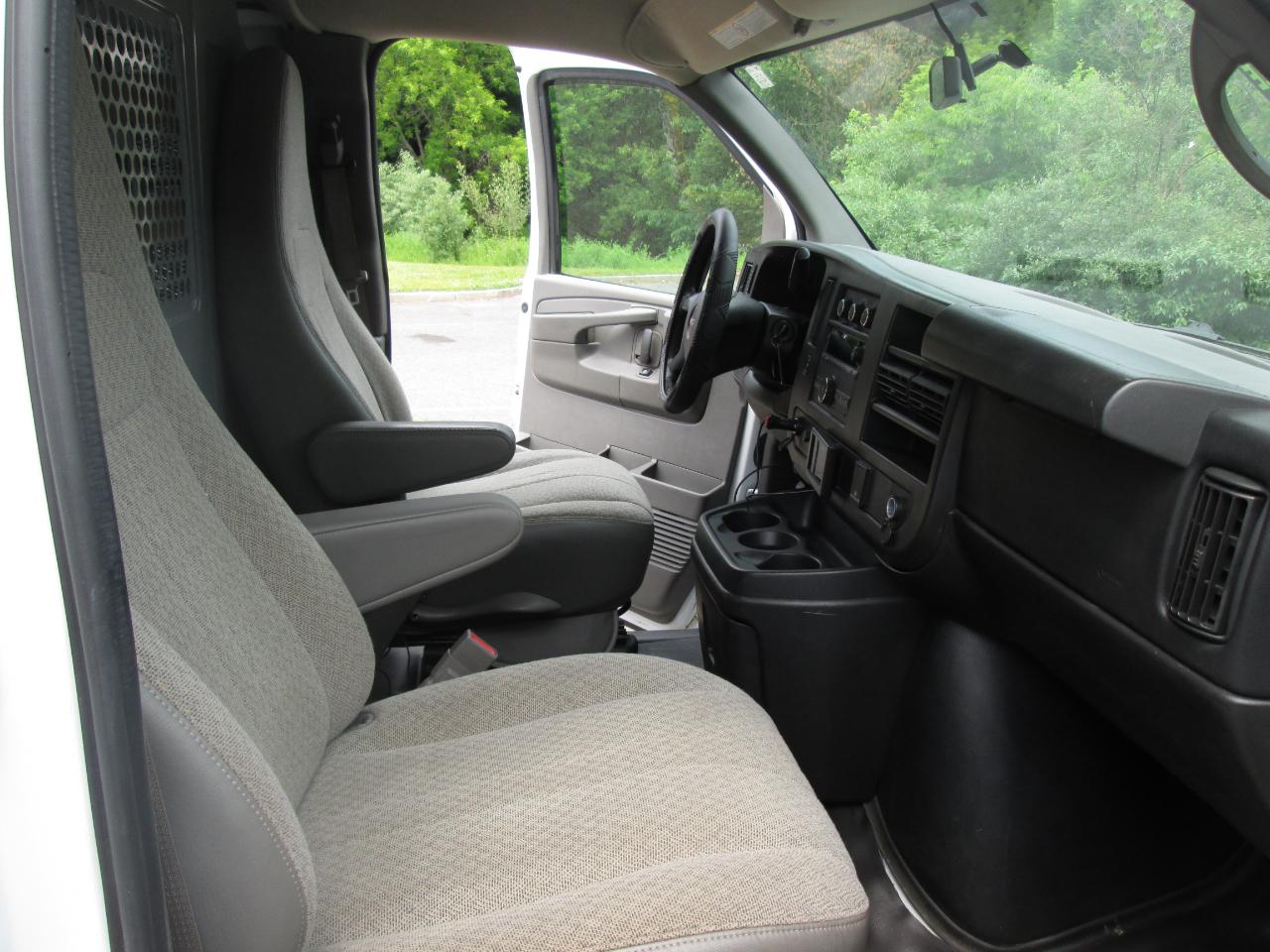 GMC Savana G2500 Cargo 2015