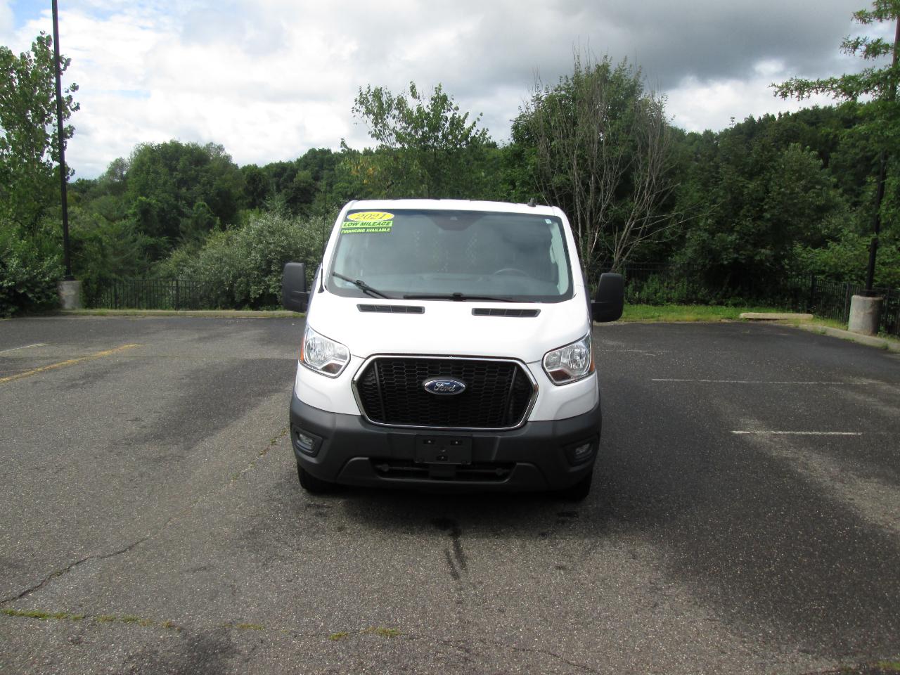 Ford Transit 250 Van Low Roof w/Sliding Pass. 130-in. WB 2021