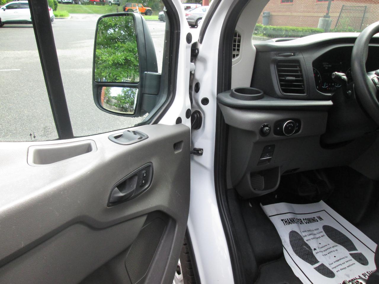 Ford Transit 250 Van Low Roof w/Sliding Pass. 130-in. WB 2021
