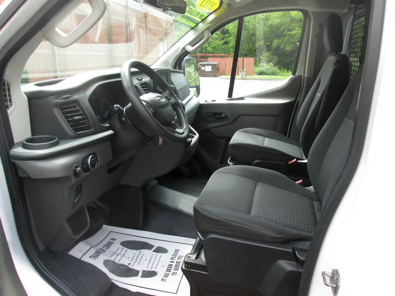 Ford Transit 250 Van Low Roof w/Sliding Pass. 130-in. WB 2021