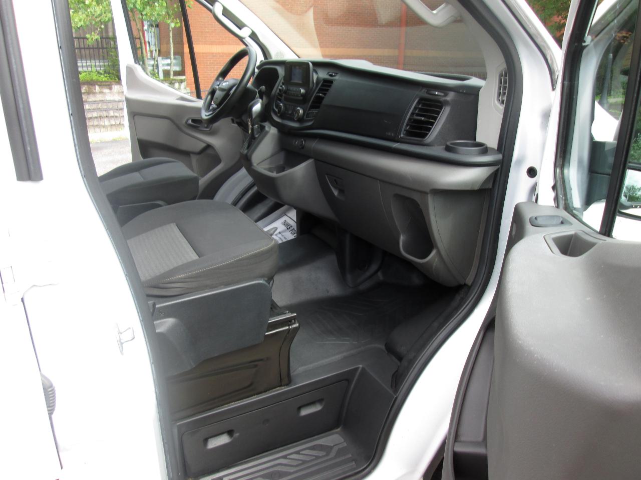 Ford Transit 250 Van Low Roof w/Sliding Pass. 130-in. WB 2021